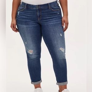 Torrid Jeans Boyfriend Straight Vintage Stretch Medium Wash Jeans  size 16 SHORT